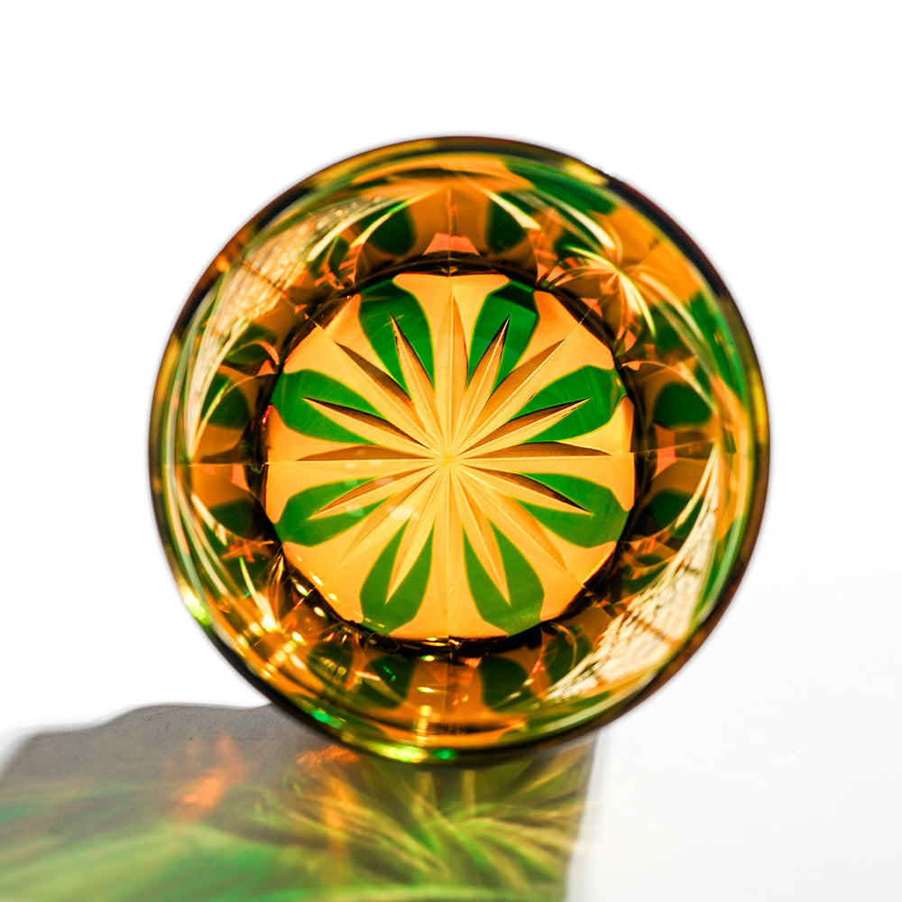 日式江戶切子 羽焰光紋手工切割威士忌杯 - 綠琥珀 - 展示圖9|BRAVOMART