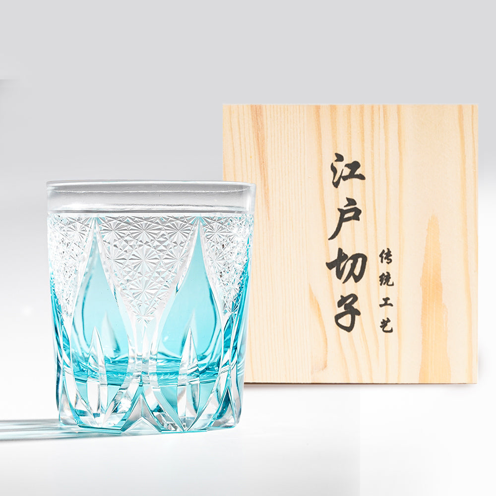 日式江戶切子 放射羽紋琥珀藍雙色手工切割威士忌杯 - 天藍 - 正面圖｜BRAVOMART