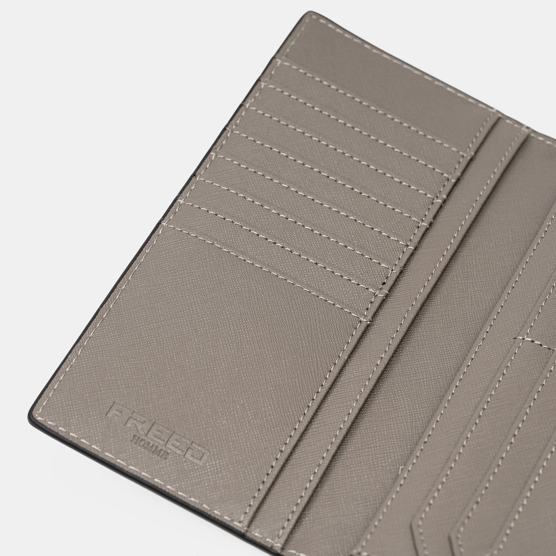 FREED 經典 Saffiano 鉑金灰長夾，特寫內側卡槽，FREED 客製化刻字