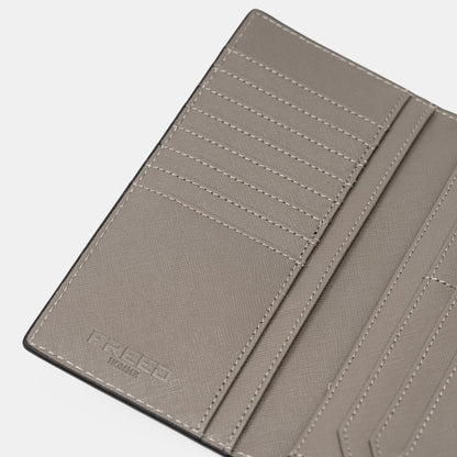 FREED 經典 Saffiano 鉑金灰長夾，特寫內側卡槽，FREED 客製化刻字