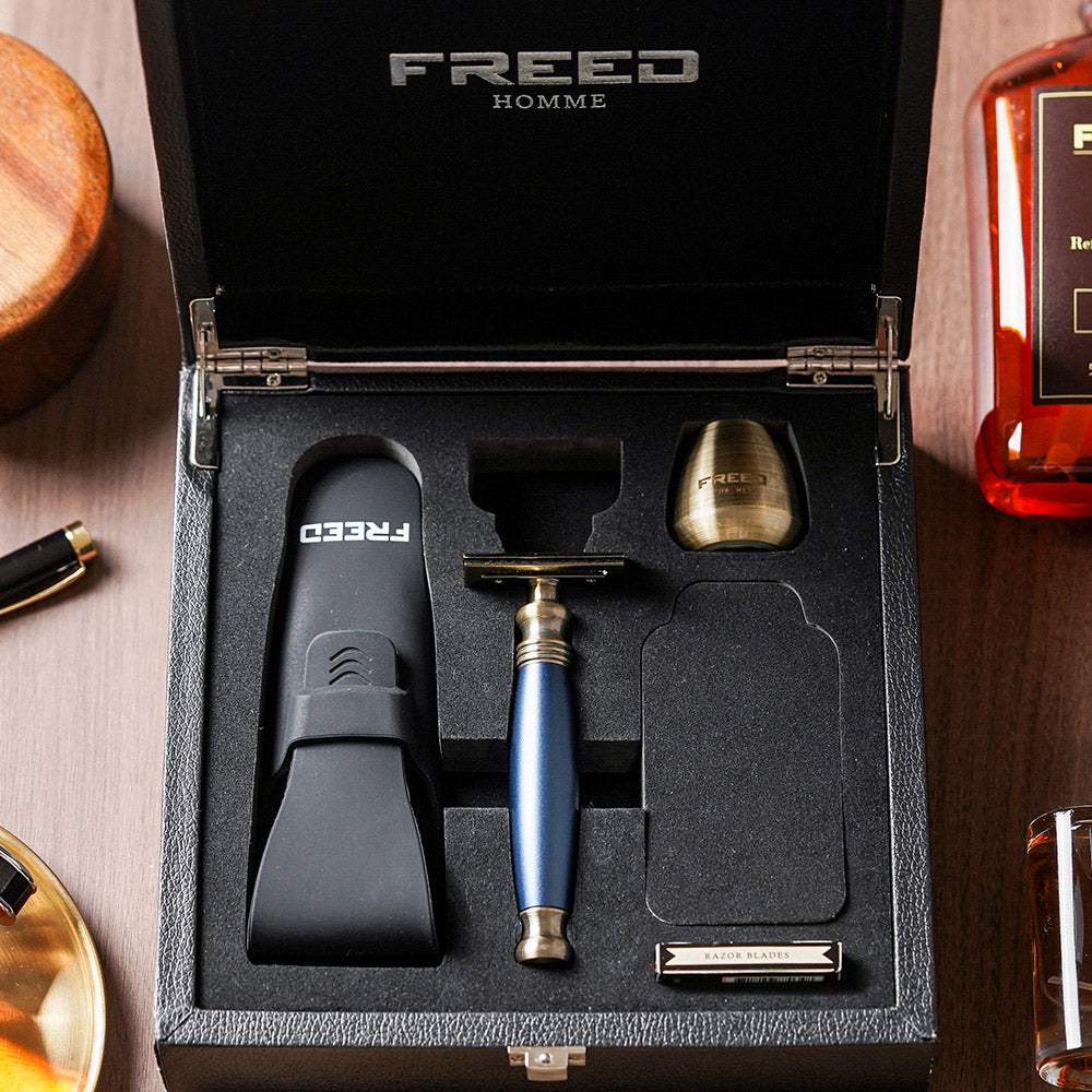 古銅雙刃刮鬍刀，尊爵帝王藍，含配件。FREED 客製化刻字。