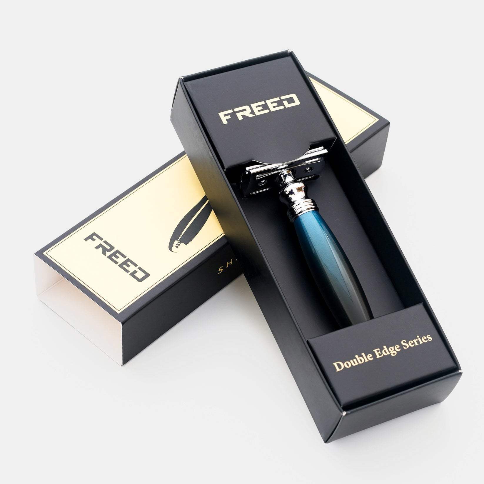 金屬機身，銀河藍色調，封閉式刀頭，展現精緻。FREED 客製化刻字。