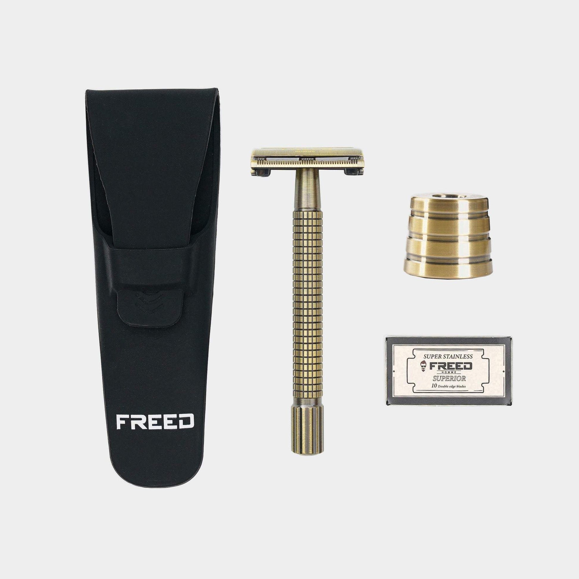 古銅棕金屬刮鬍刀，附皮套。FREED 客製化刻字。
