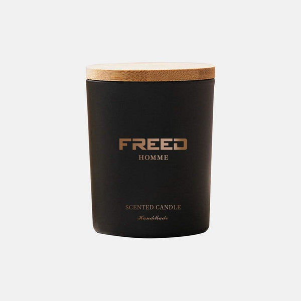 黑色竹蓋大豆香氛蠟燭，獨立擺拍，FREED 客製化刻字。