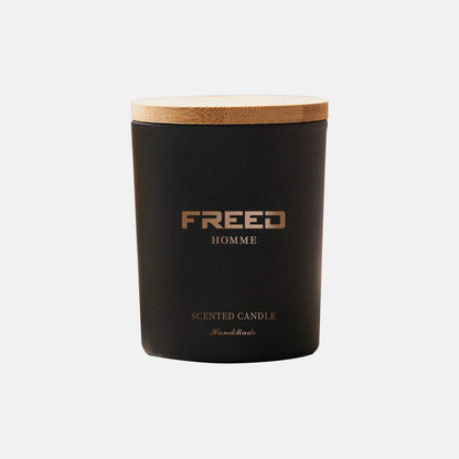 黑色竹蓋大豆香氛蠟燭，獨立擺拍，FREED 客製化刻字。