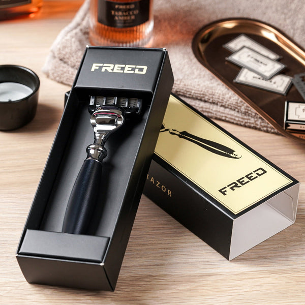 FREED 五刀式刮鬍刀 - 極致黑 細節展示