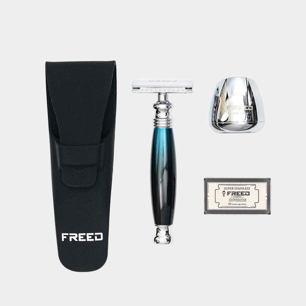 銀色刀頭，藍色漸層手柄，頂部視角，白背景。FREED 客製化刻字。