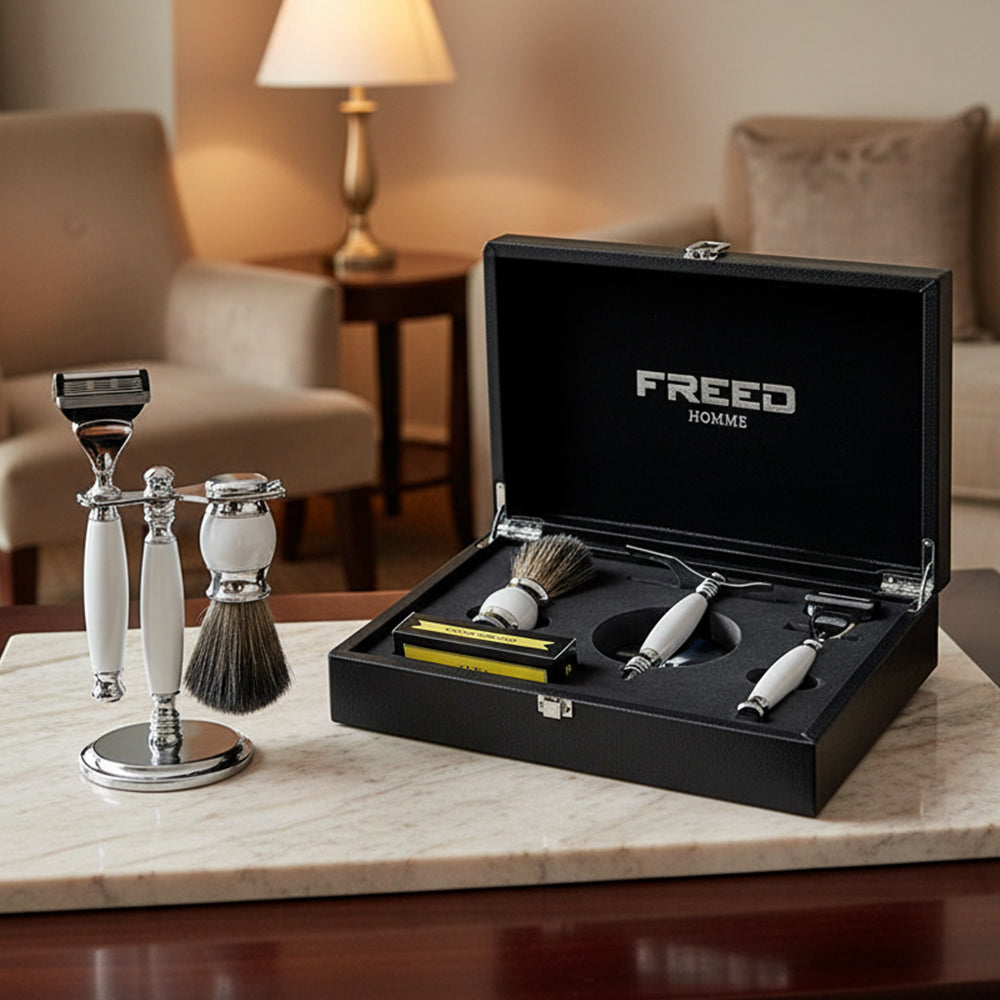 FREED 【兩週年特仕款】五刀式刮鬍刀豪華禮盒四件組 - 珍珠白 包裝展示