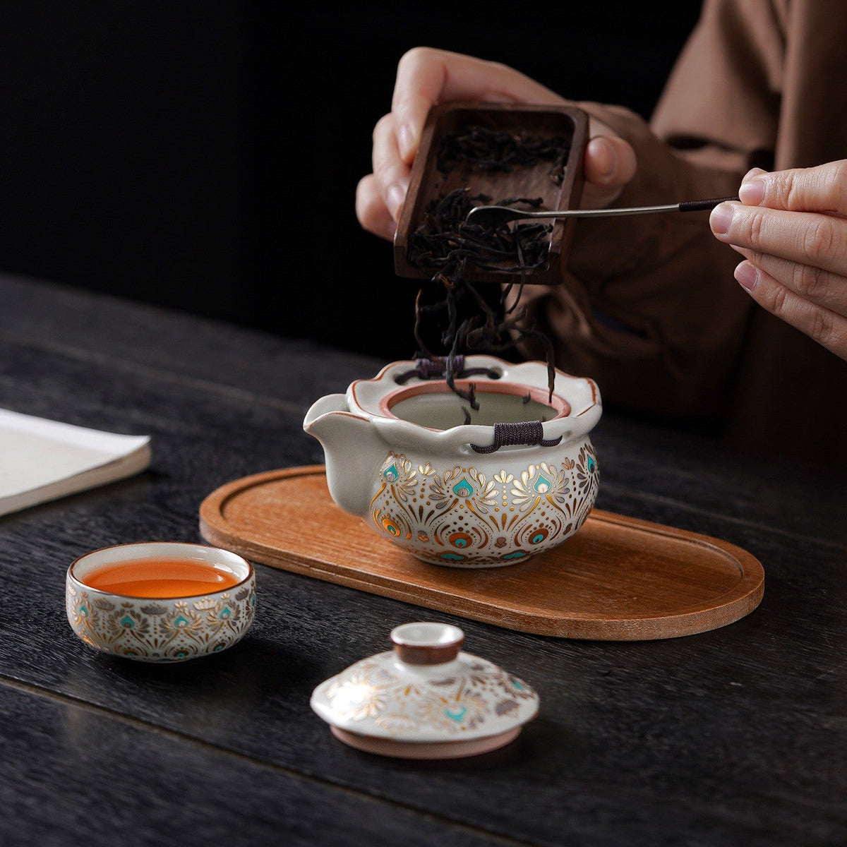 敦煌手抓壺一壺三杯茶具組 情境 1